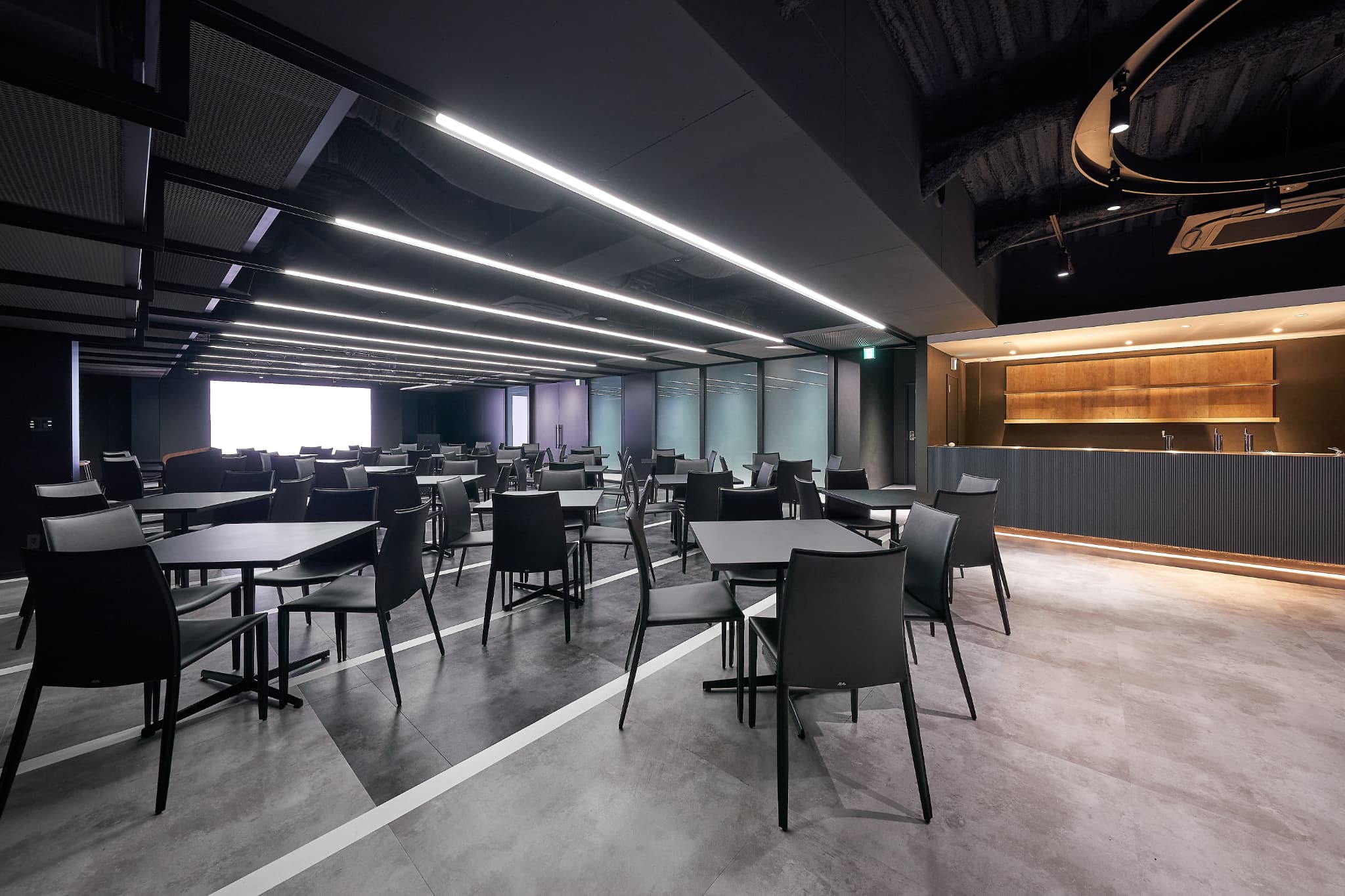 グレイドパーク新橋8Fの様子