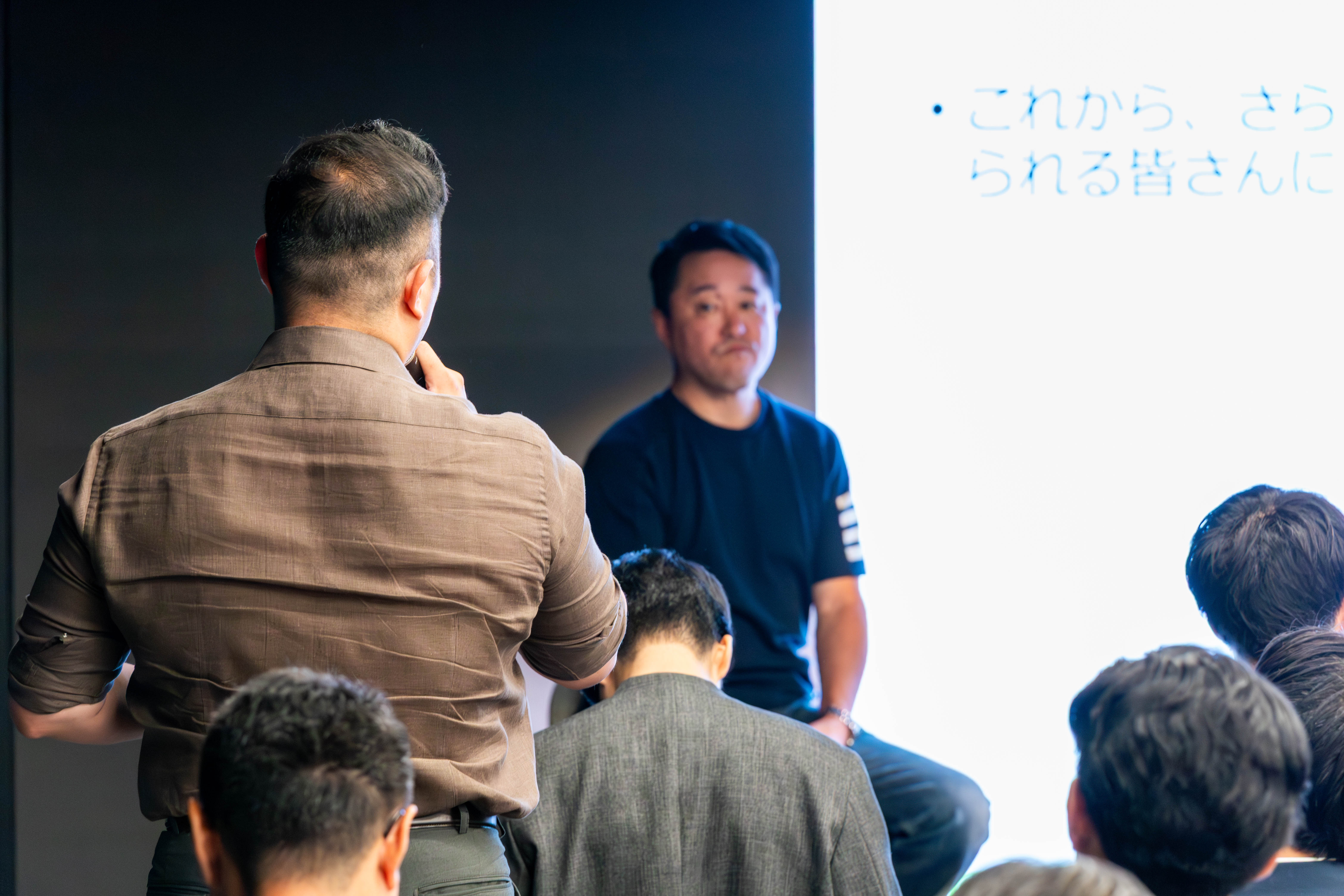 新橋のビジネスセミナー会場で行われたQ&Aセッション